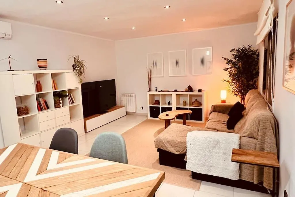 Your Coastal Retreat! Sea Views, Free Parking Tarragona